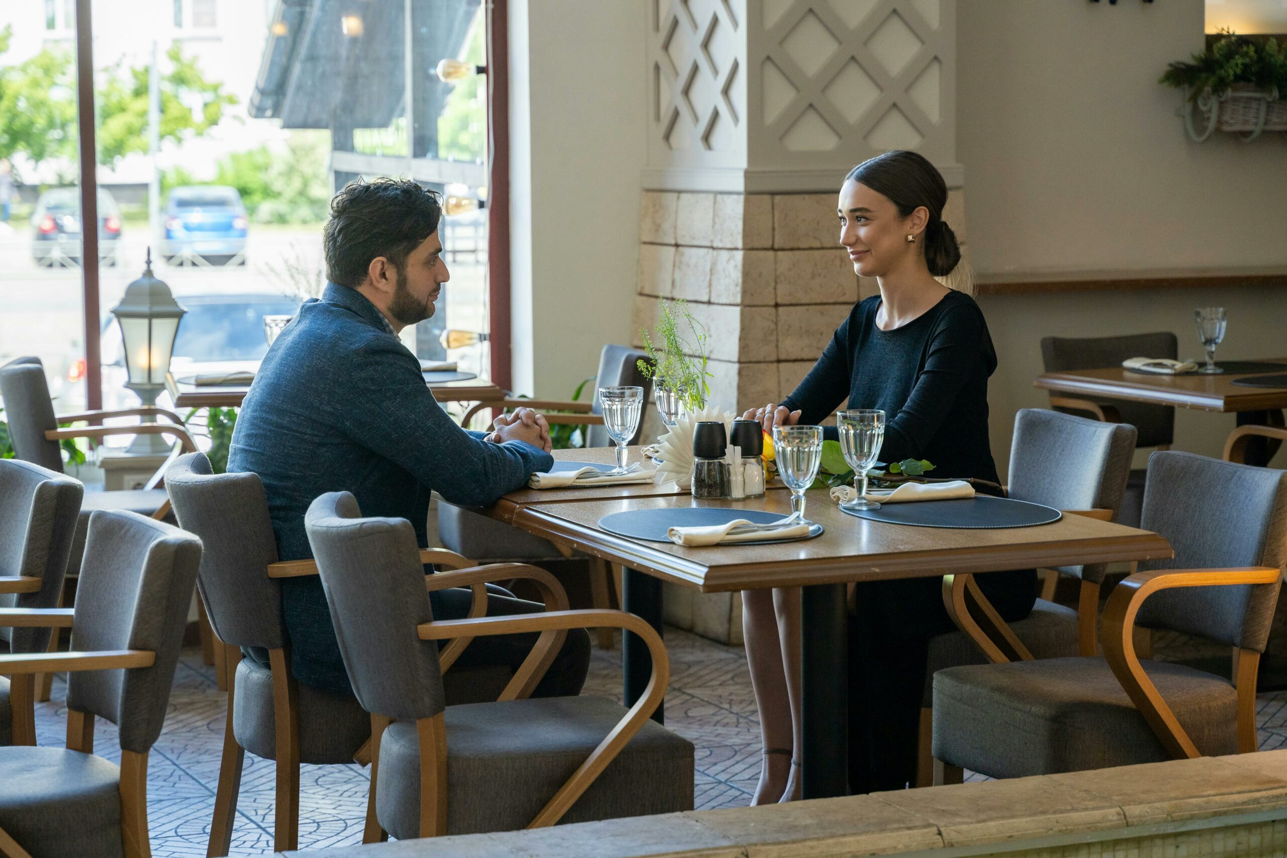 How to Pick the Right Restaurant for a Date (Without Overthinking It)